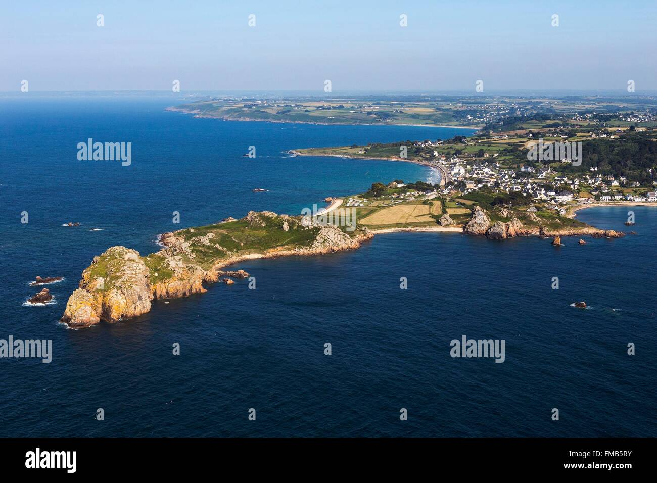 France, Finistere, Plougasnou, Primel Point, Morlaix bay (aerial view) Stock Photo