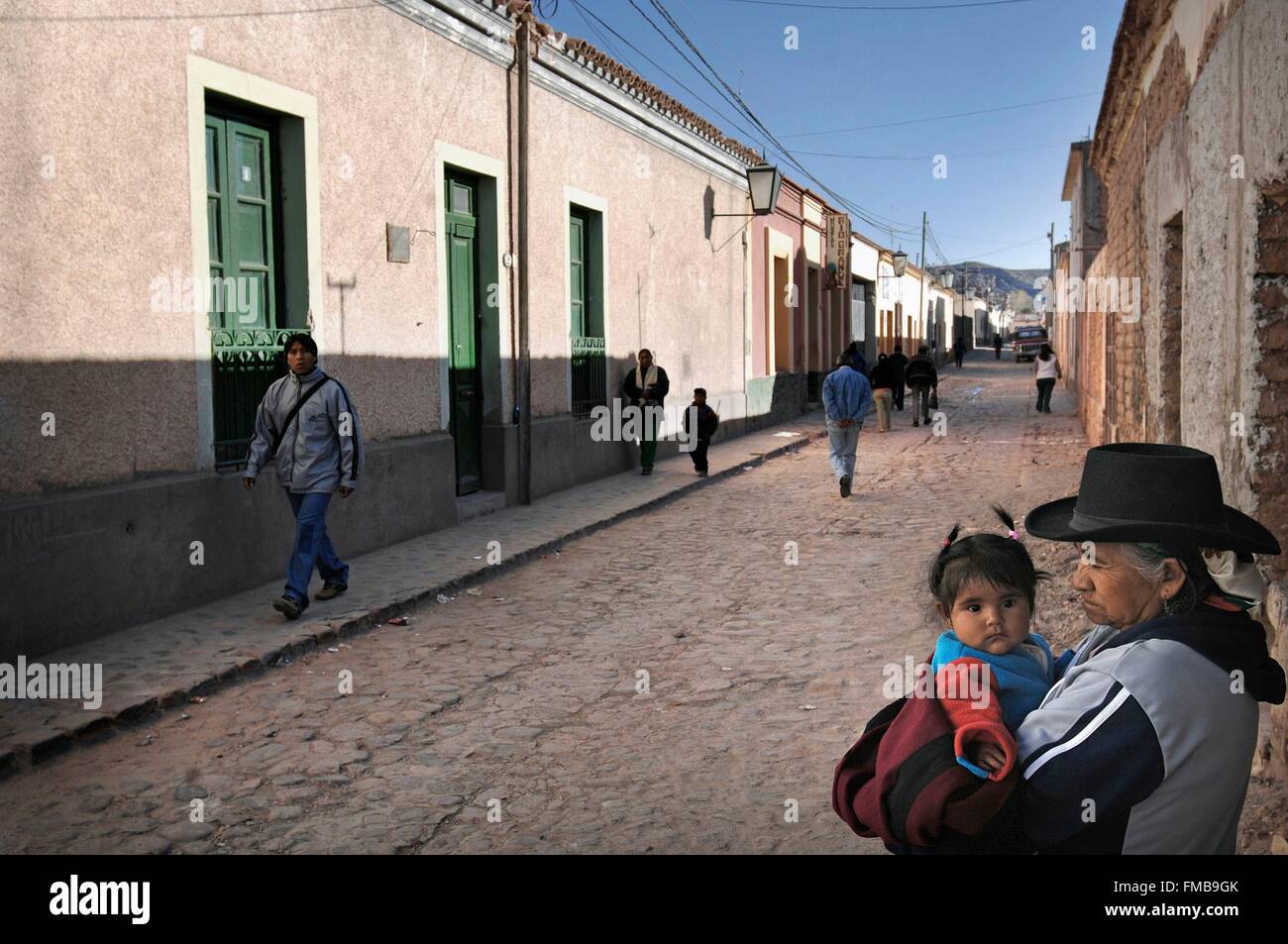 Una donna hitted con schiuma artificiale in faccia durante il Carnevale di  Humahuaca Jujuy Argentina Foto stock - Alamy