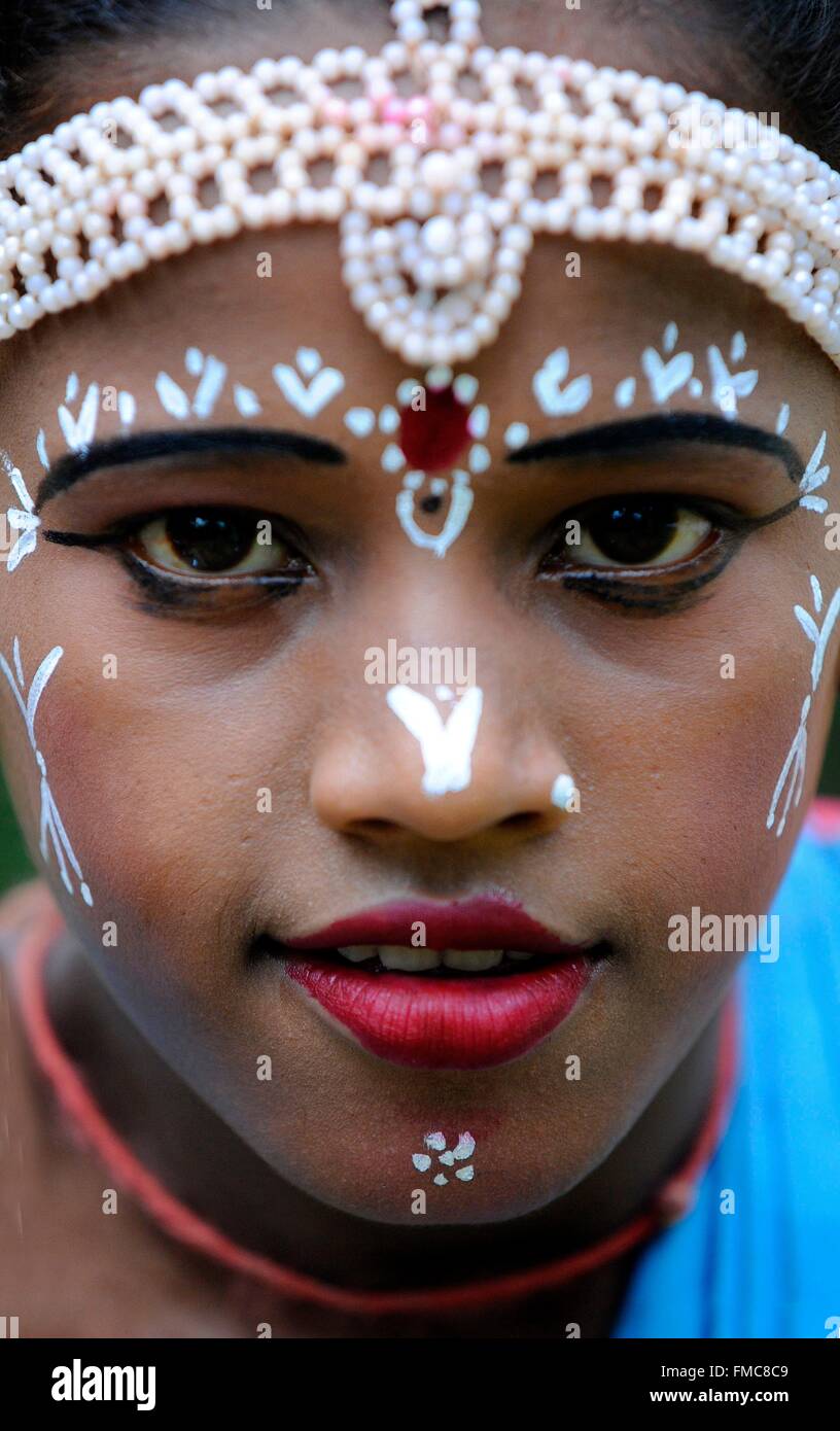 India, Odisha, young dancer of Gotipua made up before his performance Stock Photo