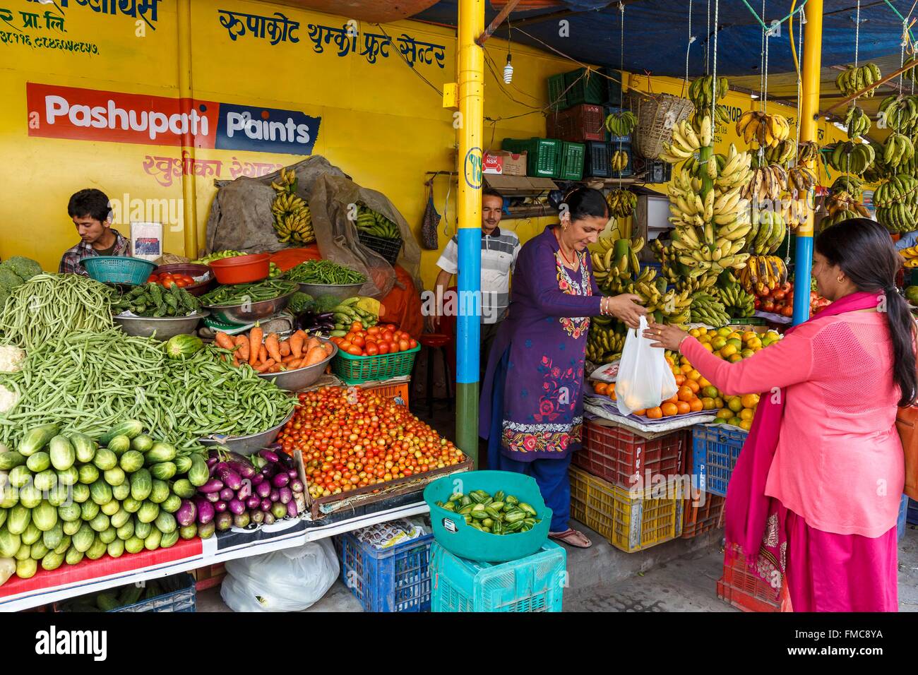 Nepal, Gandaki zone, Pokhara, fruits and vegetables market Stock Photo