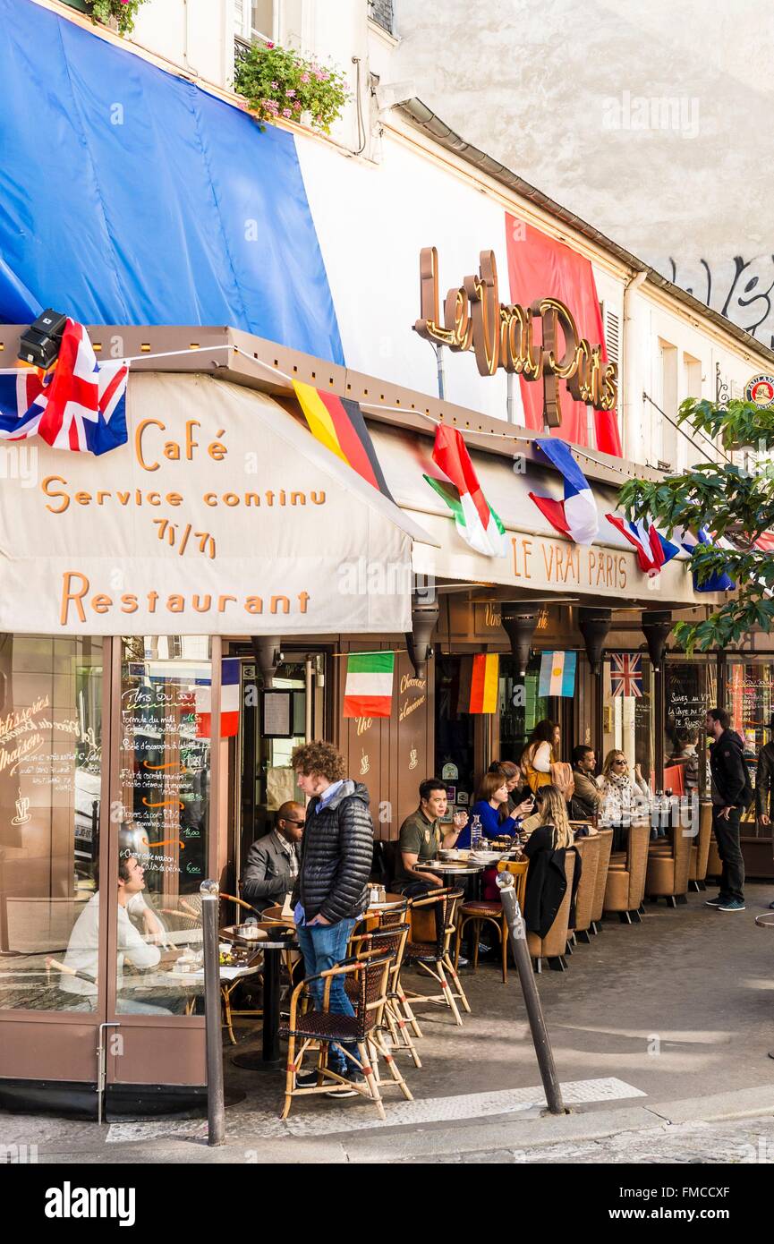 France, Paris, Montmartre, Abesses street, terrace of the cafe Le Vrai Paris Stock Photo