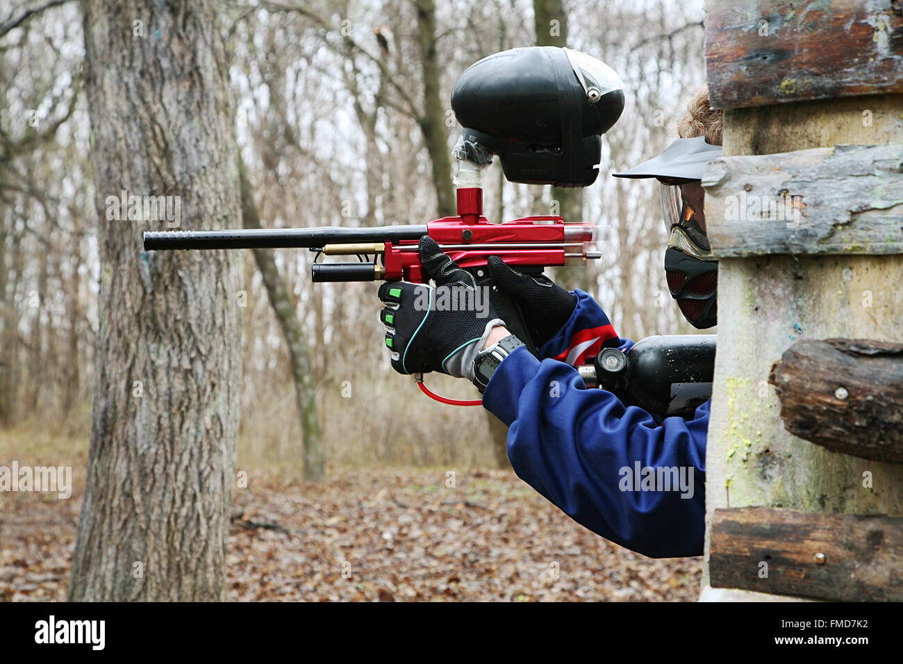 Gun and mask for game in a paintball Stock Photo - Alamy