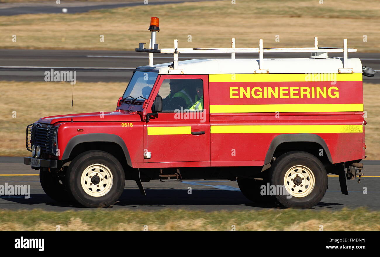 0618, a Land Rover Defender of the Prestwick Airport engineering ...