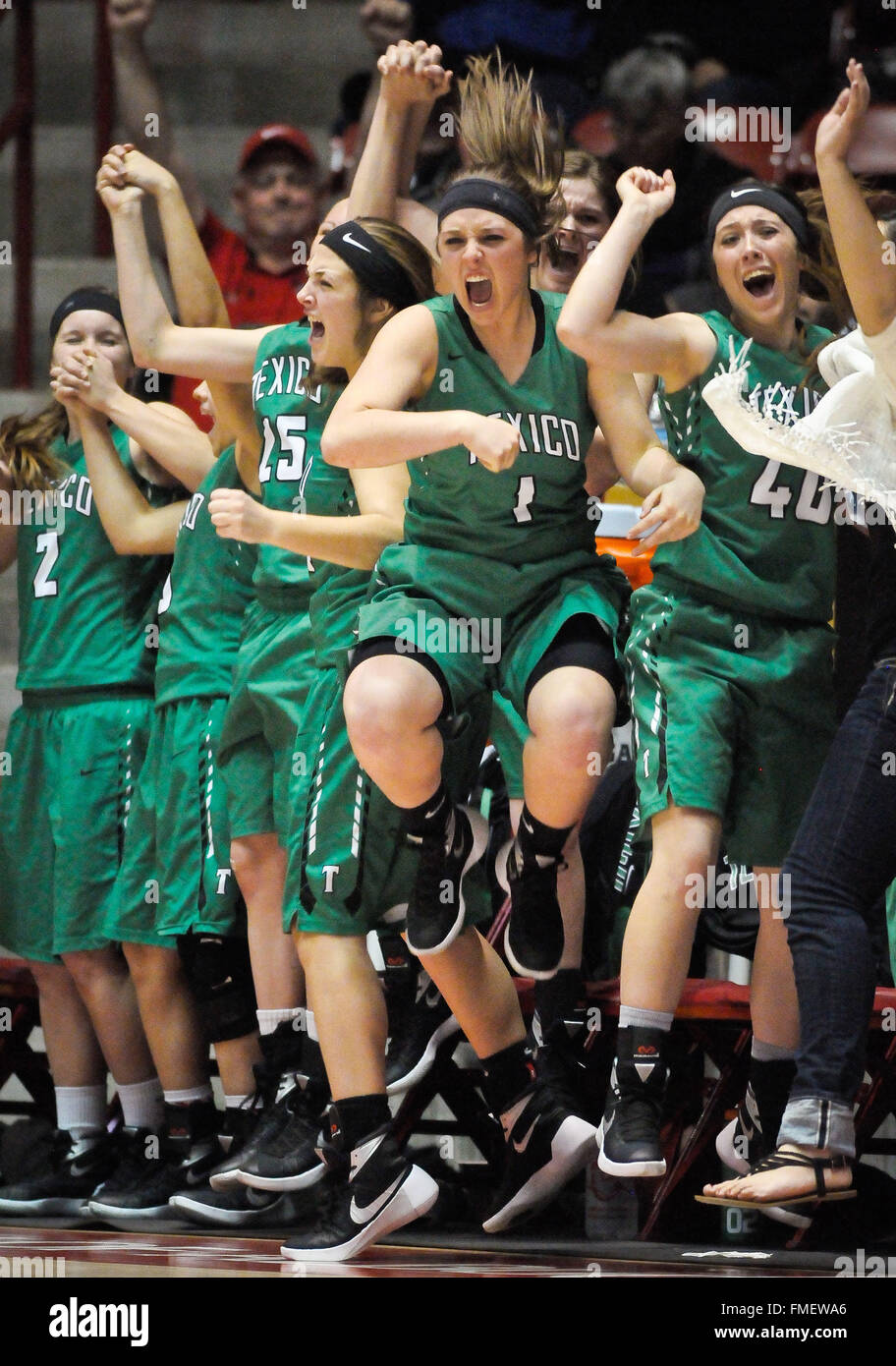 Albuquerque, NM, USA. 11th Mar, 2016. 031116.Texico's bench explodes