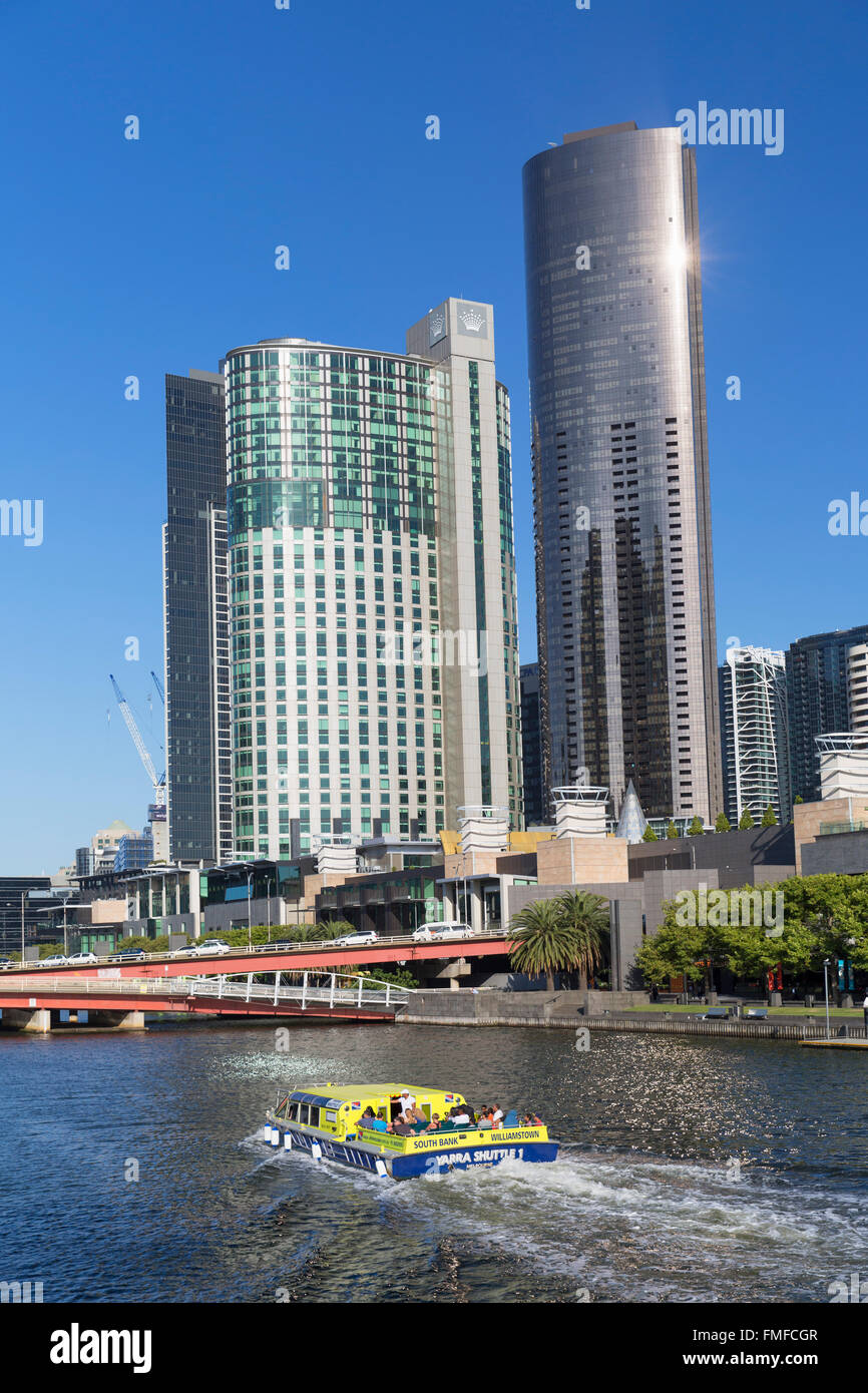 Boat sailing along Yarra River, Melbourne, Victoria, Australia Stock Photo
