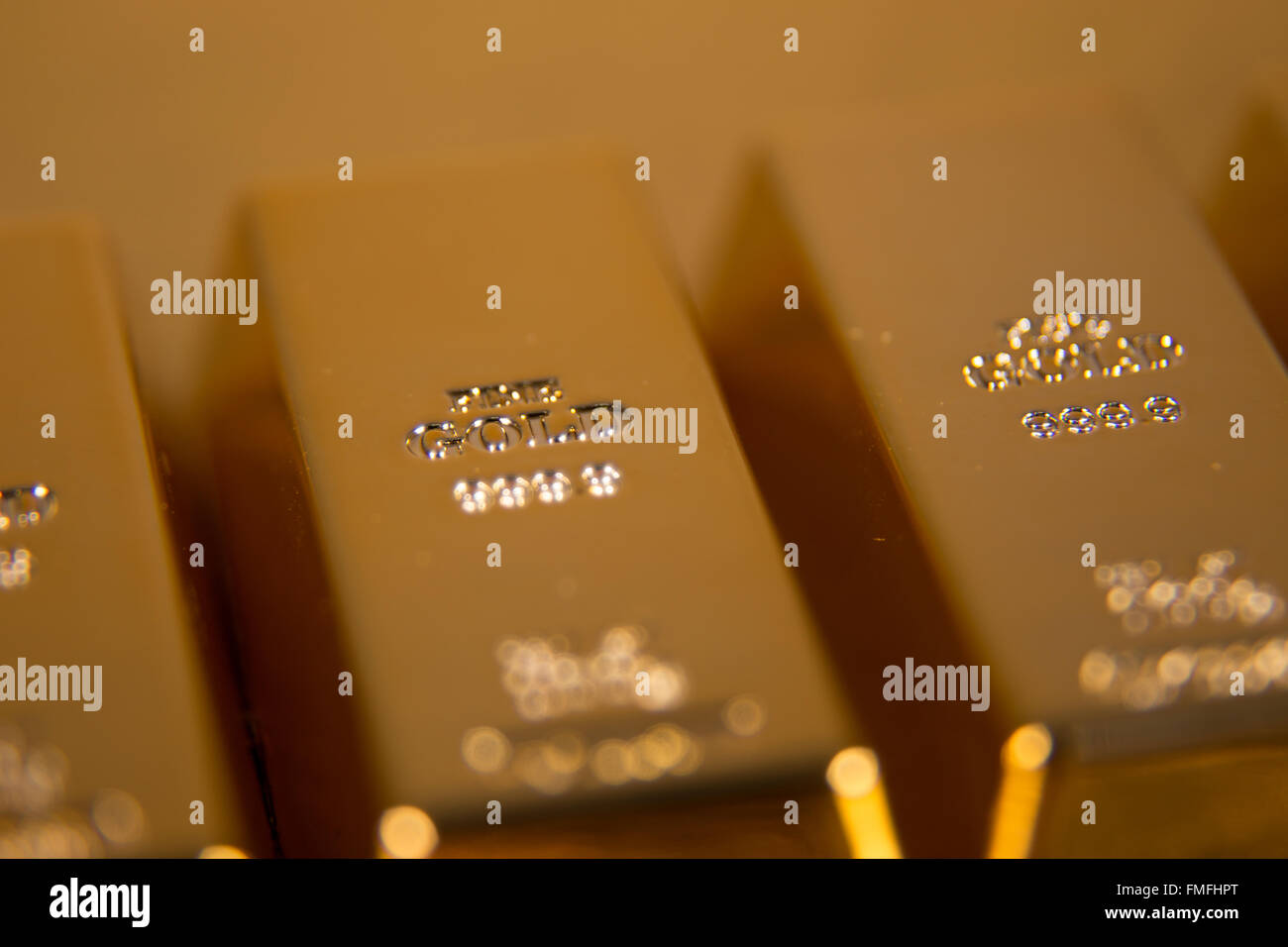 Gold bullion bar hi-res stock photography and images - Alamy