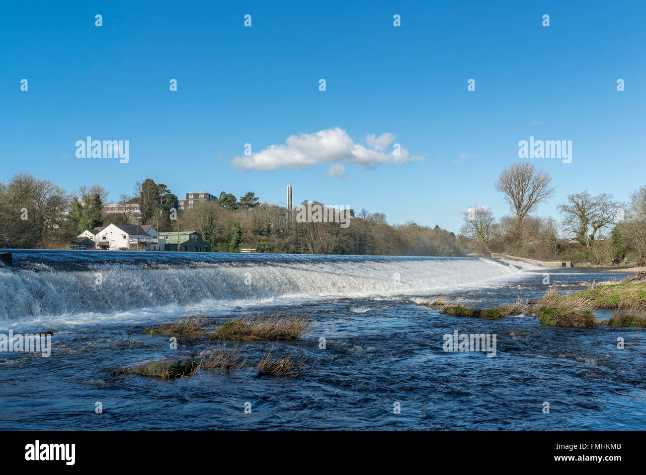 The weir on the River Taff at Llandaff, Cardiff Stock Photo - Alamy