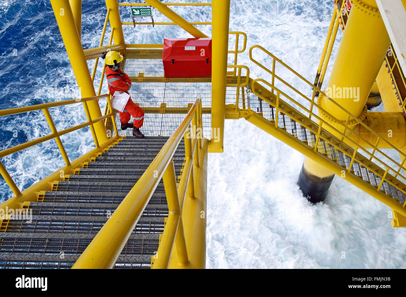 Oil rig worker at sea hires stock photography and images Alamy