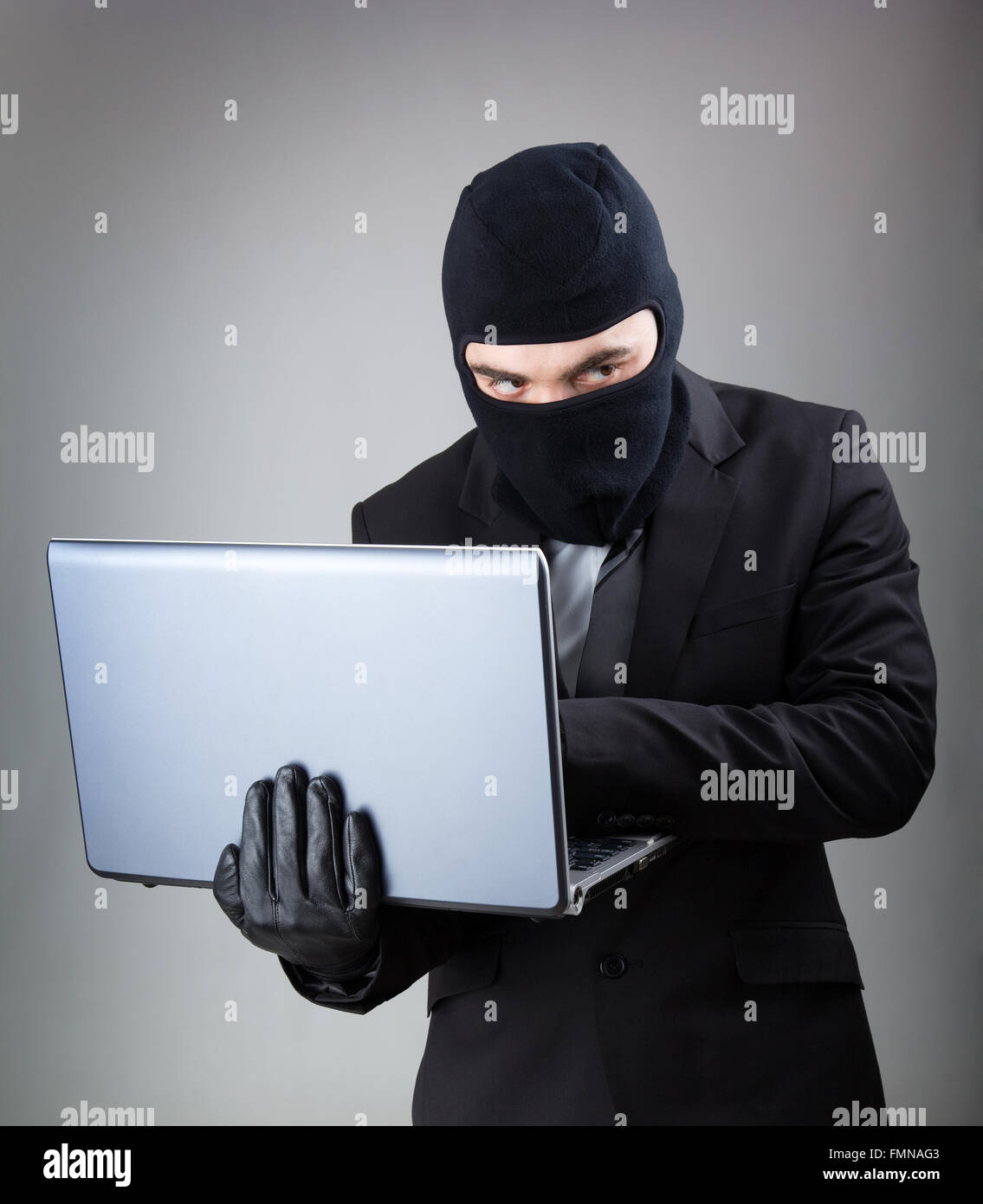 Психологический портрет киберпреступника. Кража личных данных картинки. Компьютерные взломщики. Stolen data. Утечка информации в интернете.