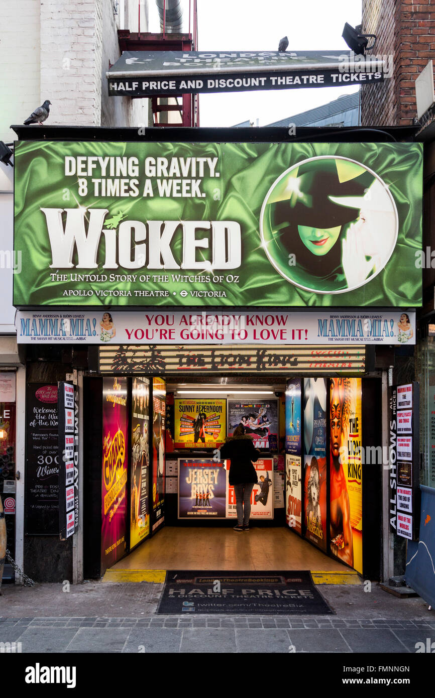 Discount theatre ticket booth hires stock photography and images Alamy