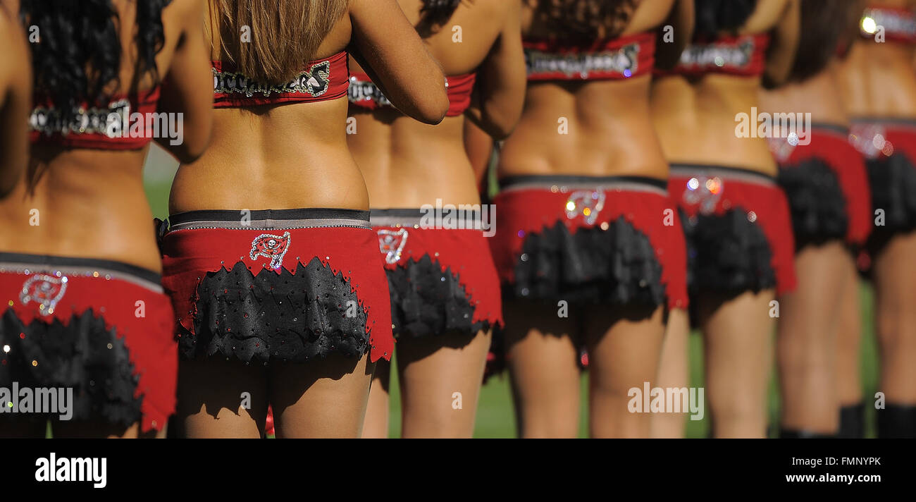 December 28, 2008 - Tampa, Fla, USA - Tampa Bay Buccaneers cheerleaders during the Bucs game against the Oakland Raiders at Raymond James Stadium on Dec. 28, 2008 in Tampa, Fla.            ZUMA Press/Scott A. Miller (Credit Image: © Scott A. Miller via ZUMA Wire) Stock Photo