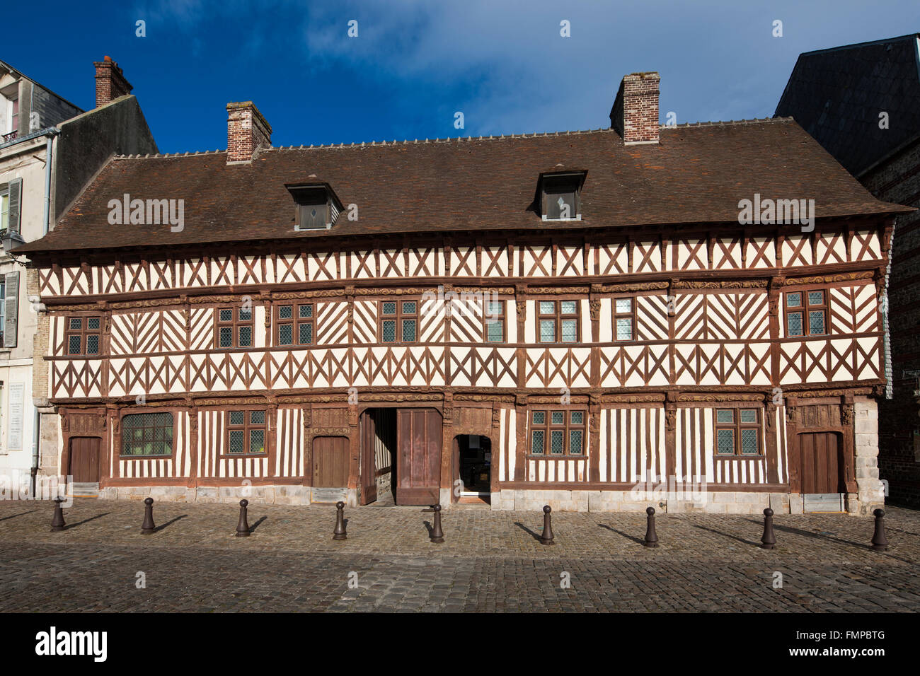 Tudor style house Maison Henri IV in Saint-Valery-en-Caux, Département Seine-Maritime, Normandy, France Stock Photo