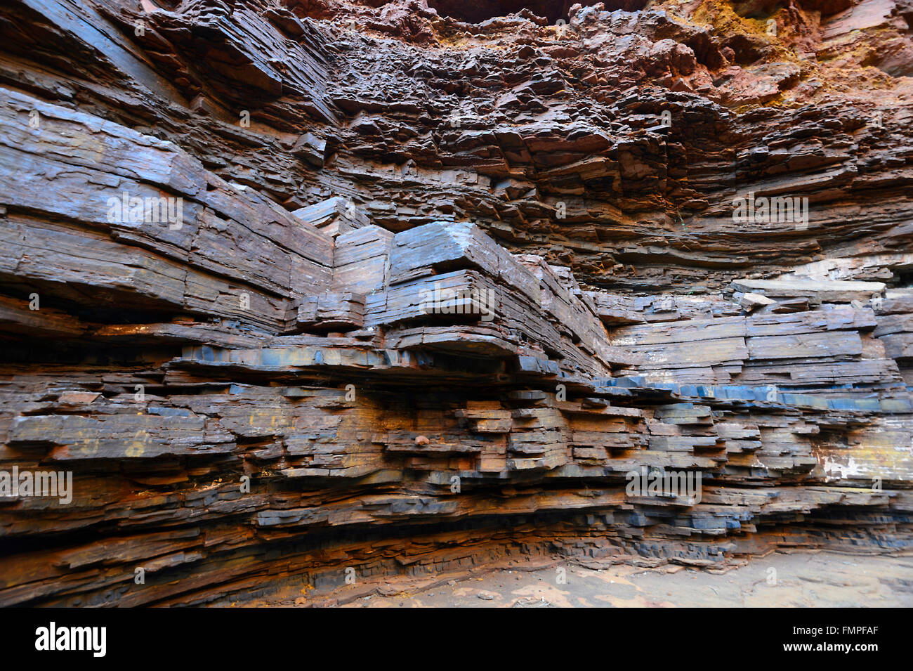 Veins of Blue Asbestos (Crocidolite), Circular Pool, Dales Gorge 