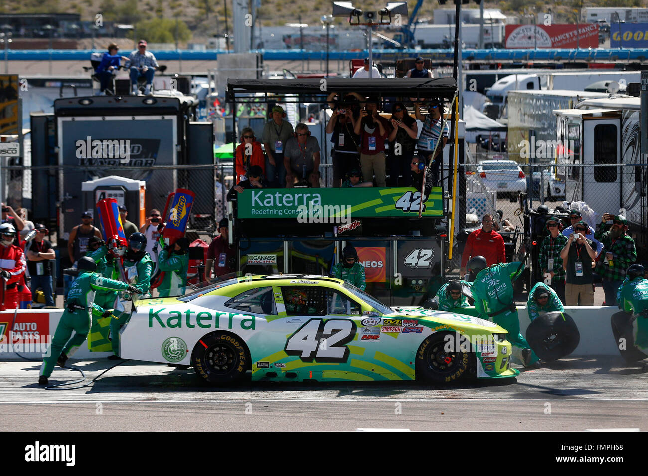 Avondale, AZ, USA. 12th Mar, 2016. Justin Marks (42) brings his race