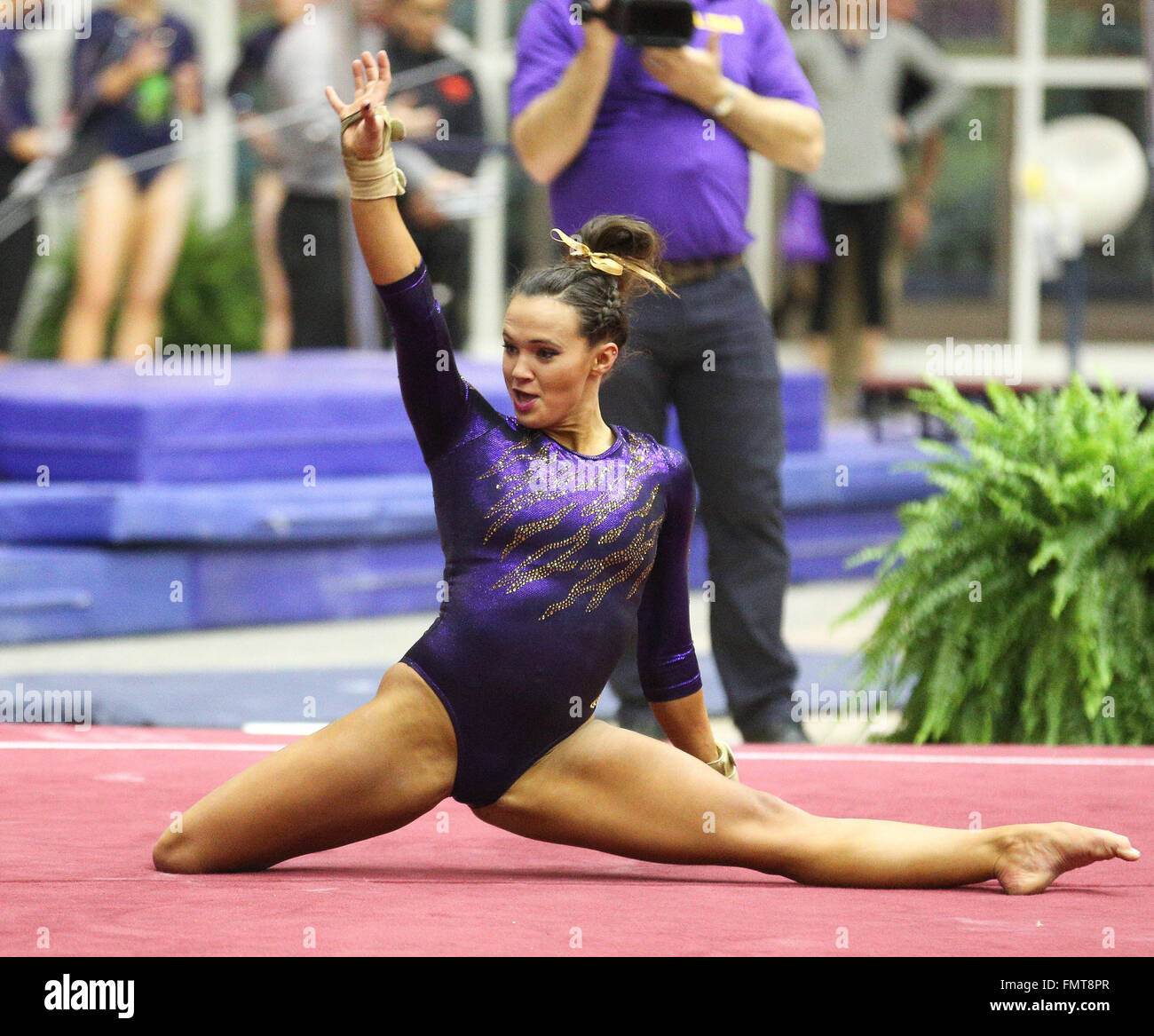 Lsu S Ashleigh Gnat Performs A Floor Routine That Would Earn A