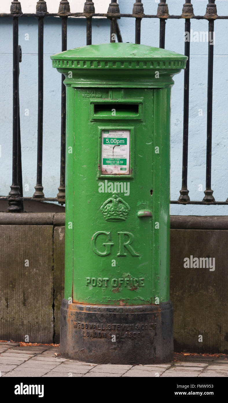 Irish post box with gr on it hi-res stock photography and images - Alamy