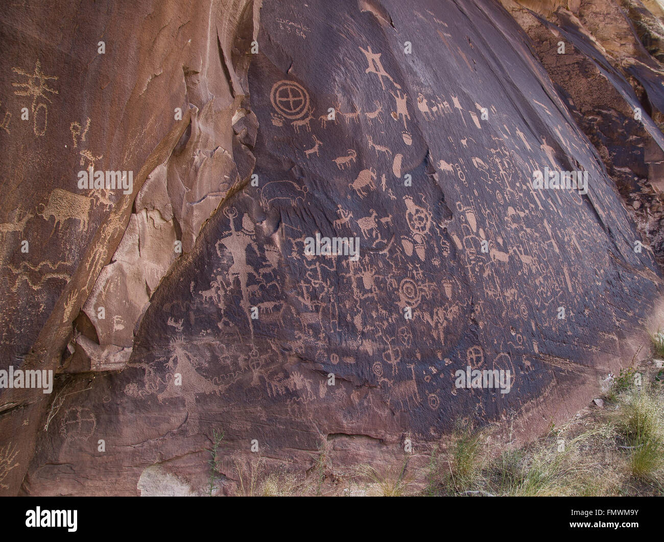 Paper Roc Utah Newspaper rock in Canyonlands National Park, Utah Stock Photo - Alamy