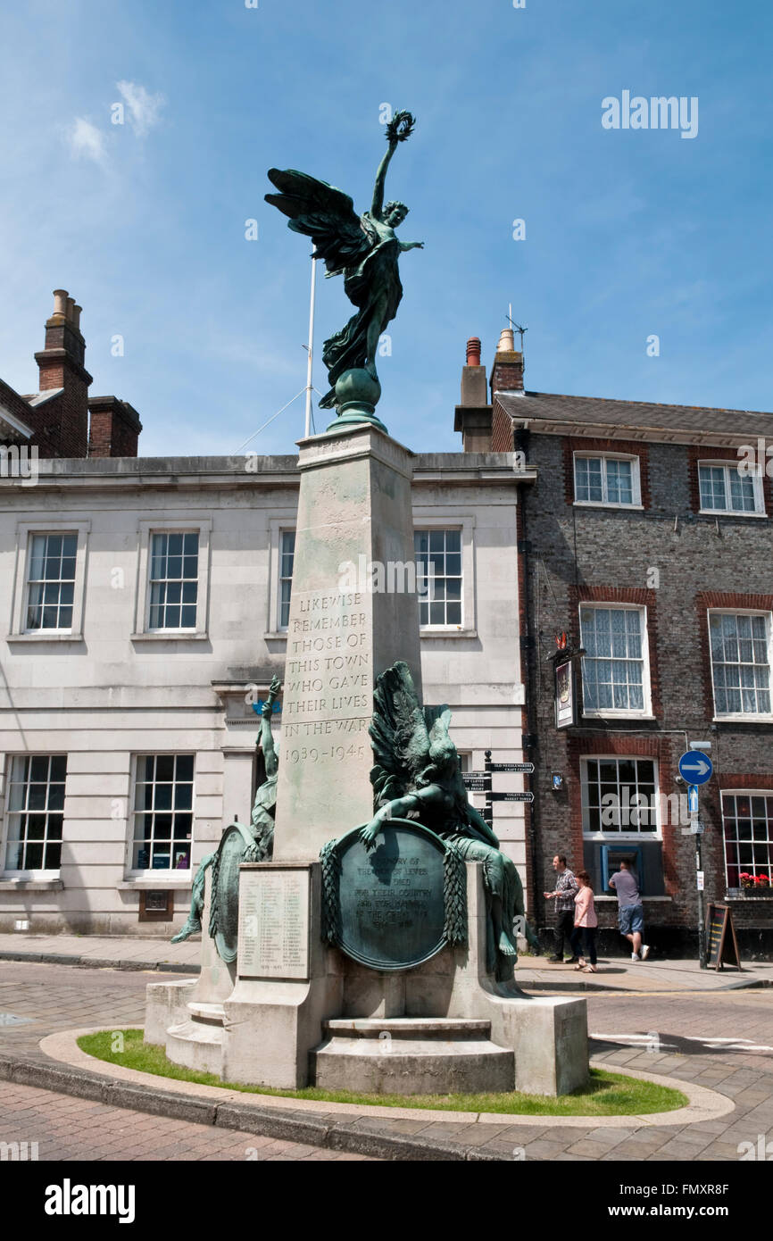The war memorial on the High Street in Lewes, East Sussex, England Stock Photo