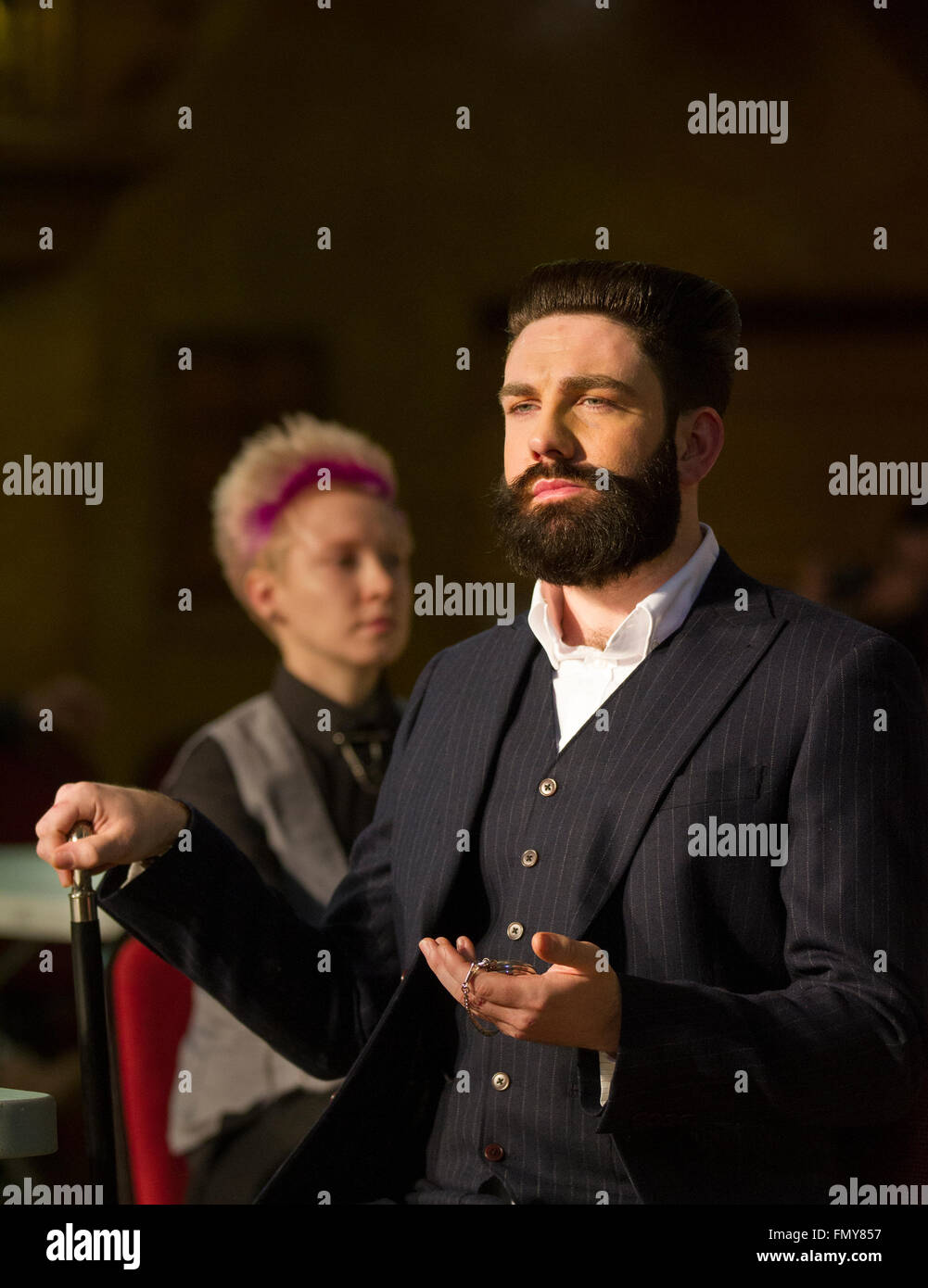 Mens hair styling comb hires stock photography and images Alamy