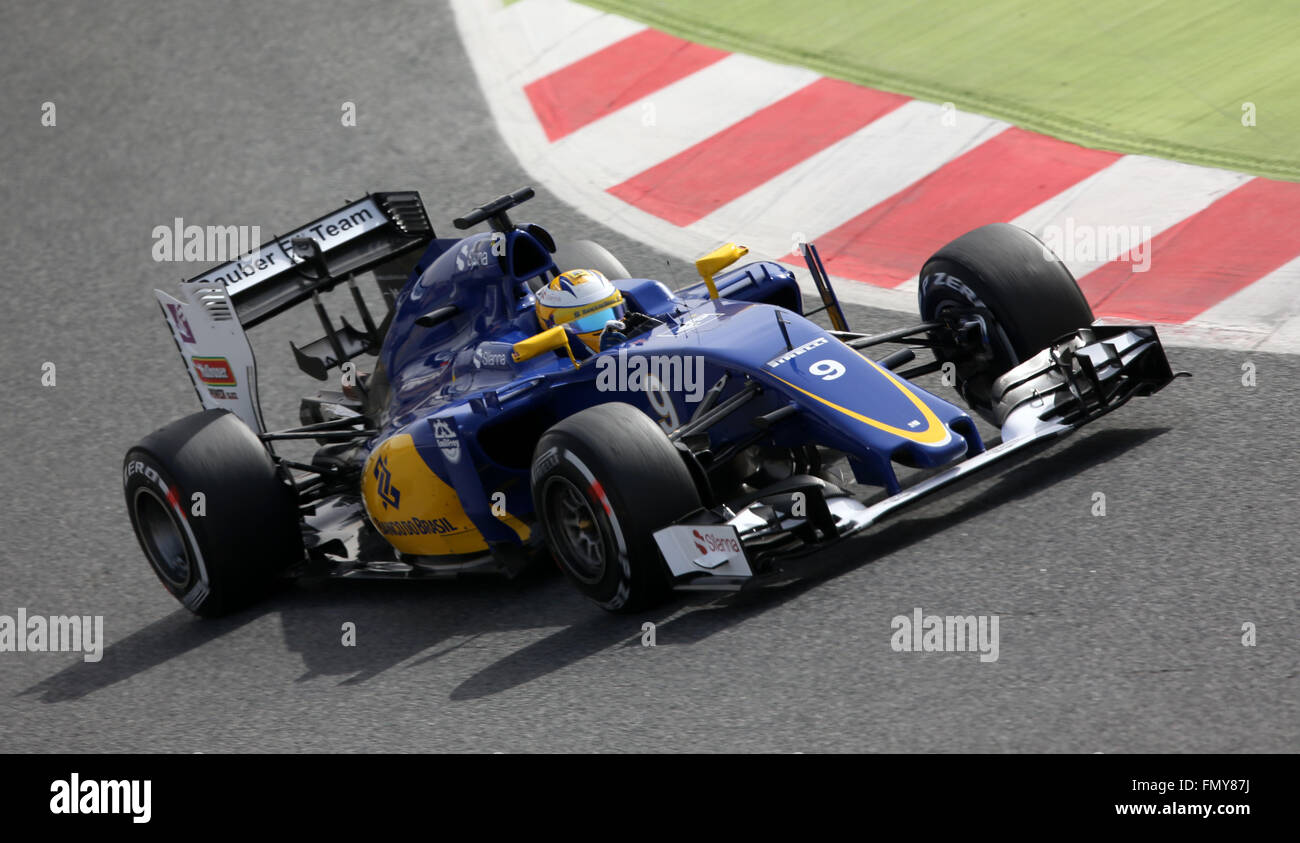 Swedish Formula One driver Marcus Ericsson of Sauber steers the new car during a training session for the upcoming Formula One season at the Circuit de Barcelona - Catalunya in Barcelona, Spain, 22 February 2016. Photo: Jens Buettner/dpa Stock Photo