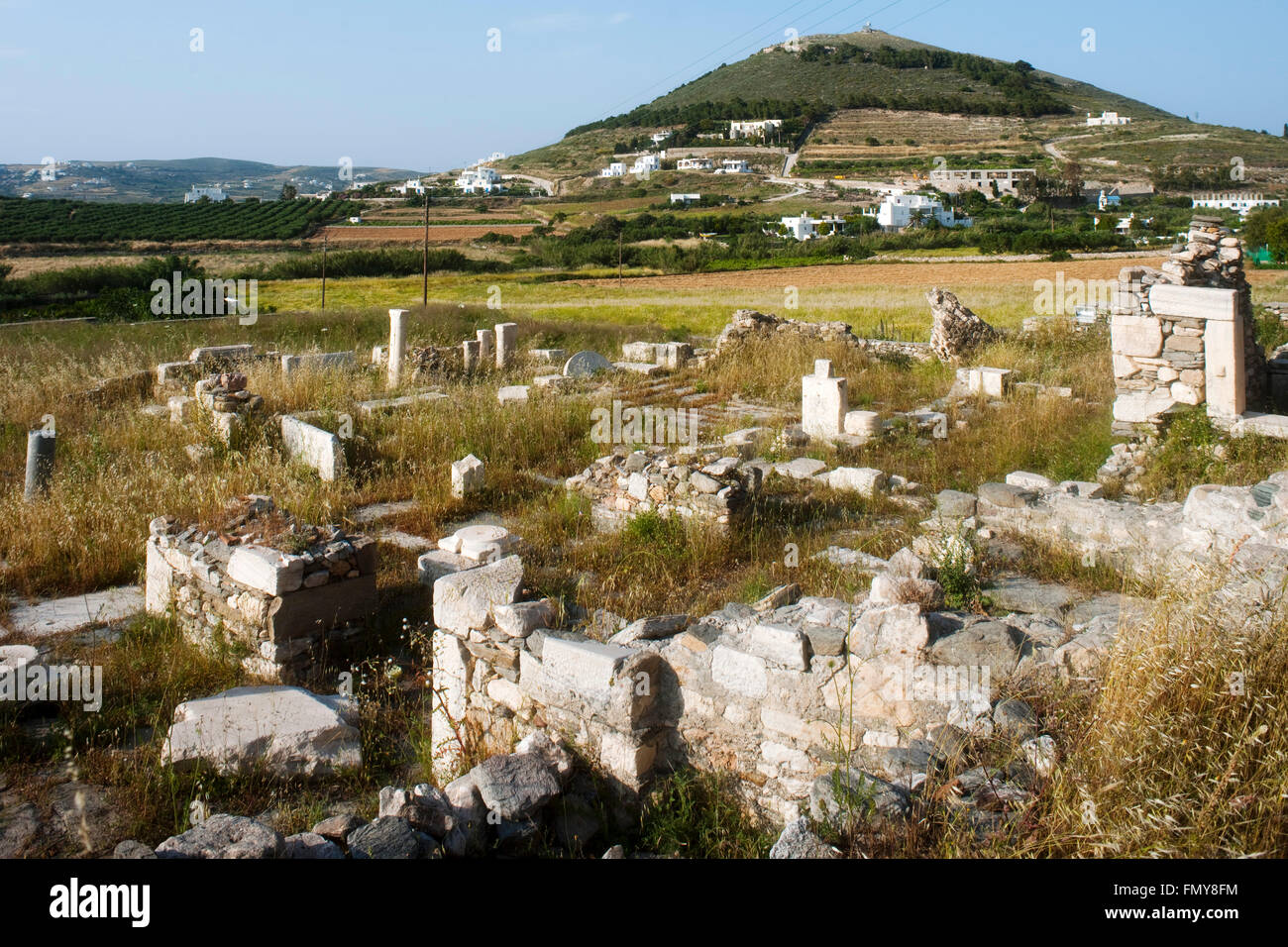 Griechenland, Kykladen, Paros, Reste der frühchristlichen Basilika Tris Eklisies an der Strasse von Parikia nach Noussa, Stock Photo