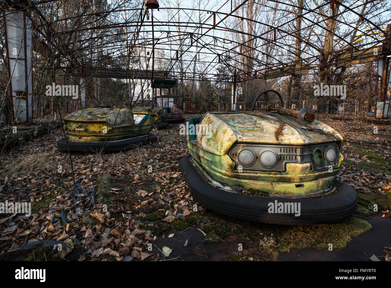 Abandoned dodgem cars in amusement park of Pripyat, Chernobyl scene ...