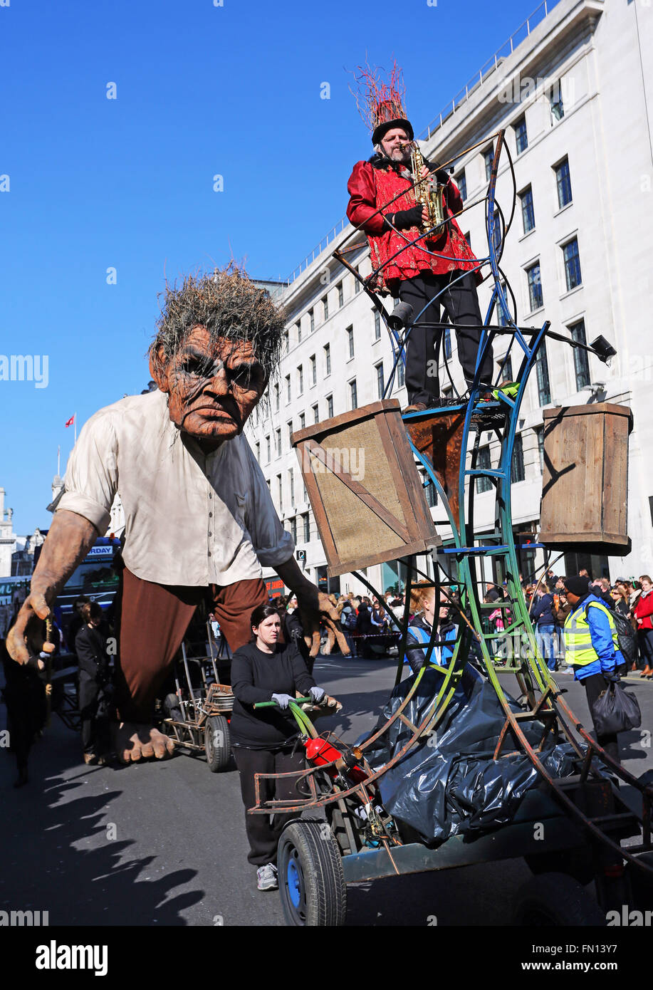 Giant puppet london hires stock photography and images Alamy