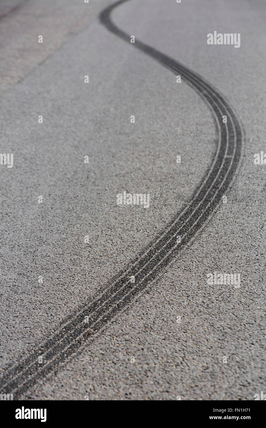 Skid mark road hi-res stock photography and images - Alamy