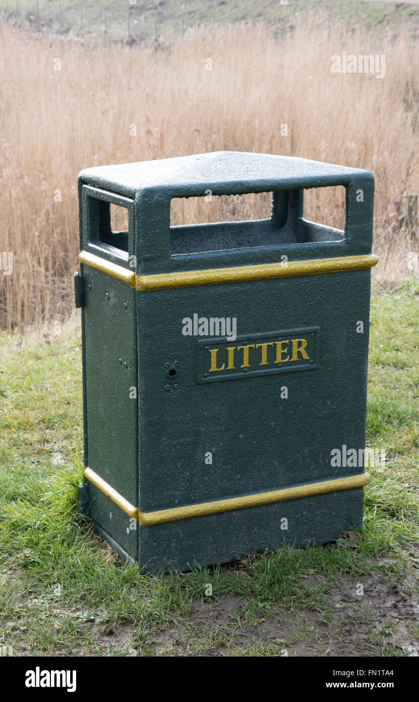 Metal litter bin, East Herts District Council Stock Photo Alamy