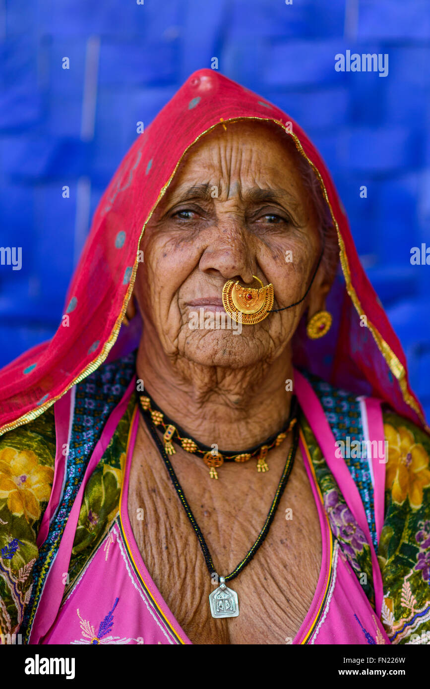 India earing portrait hi-res stock photography and images - Alamy