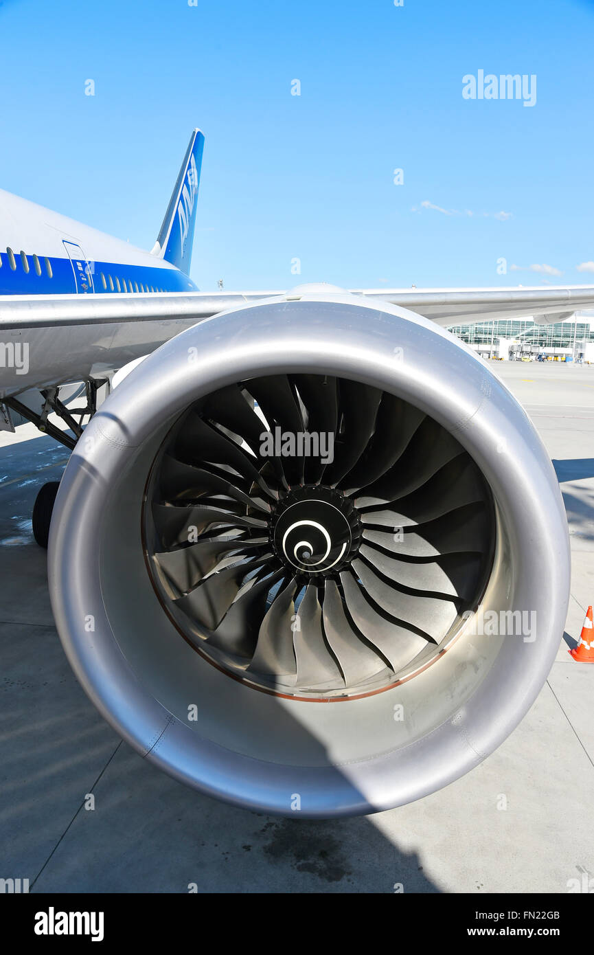 engine, wheel, fan, turbine, boeing, b 787, B787, 8, 9, Dreamliner, Dream Liner, Munich Airport, MUC, EDDM, Airport Munich, Stock Photo