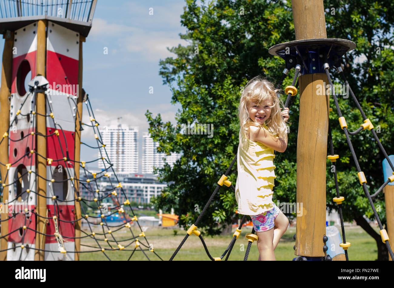 Kid outdoor happy hi-res stock photography and images - Alamy