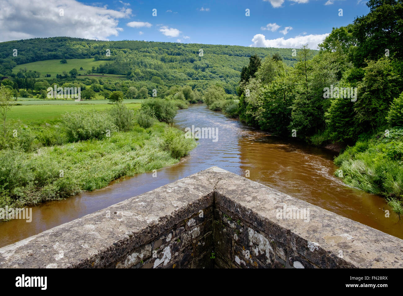 Stone bridge over river hi-res stock photography and images - Alamy