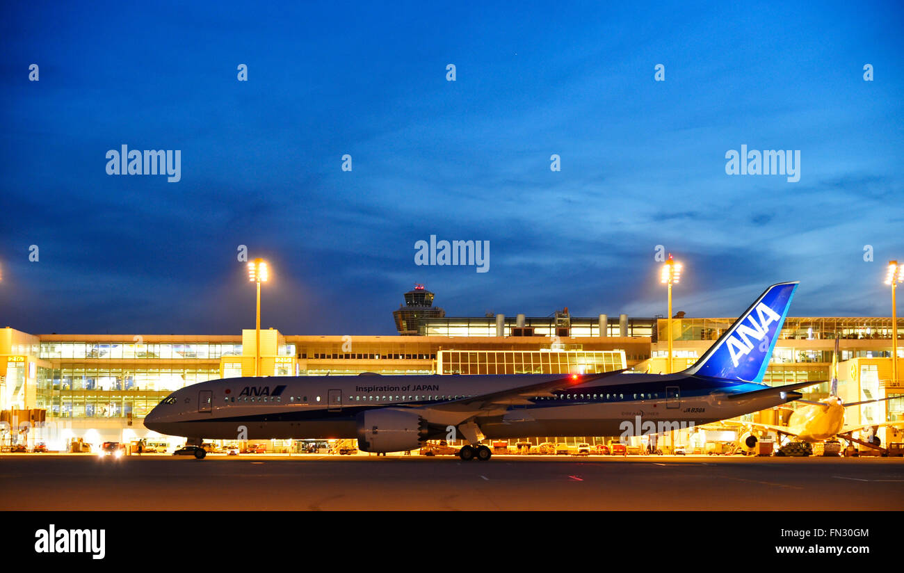 boeing, b 787, B787, 8, 9, Dreamliner, Dream Liner, ANA, All Nipon Airways,  aircraft, airport, terminal 2, tower, MUC, Stock Photo