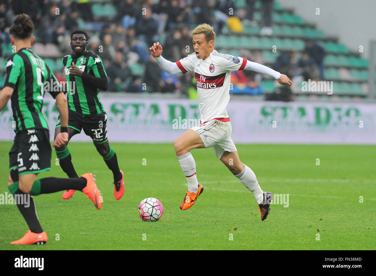 Italy. 06th Mar, 2016. Keisuke Honda Milan's forward and national team of Japan during the Serie A football match between Sassuolo and AC Milan at Mapei Stadium in Reggio Emilia, Italy. US Sassuolo Calcio wins 2 - 0 over AC Milan. Joseph Alfred Duncan and Nicola Domenico Sansone are the scorers. © Massimo Morelli/Pacific Press/Alamy Live News Stock Photo