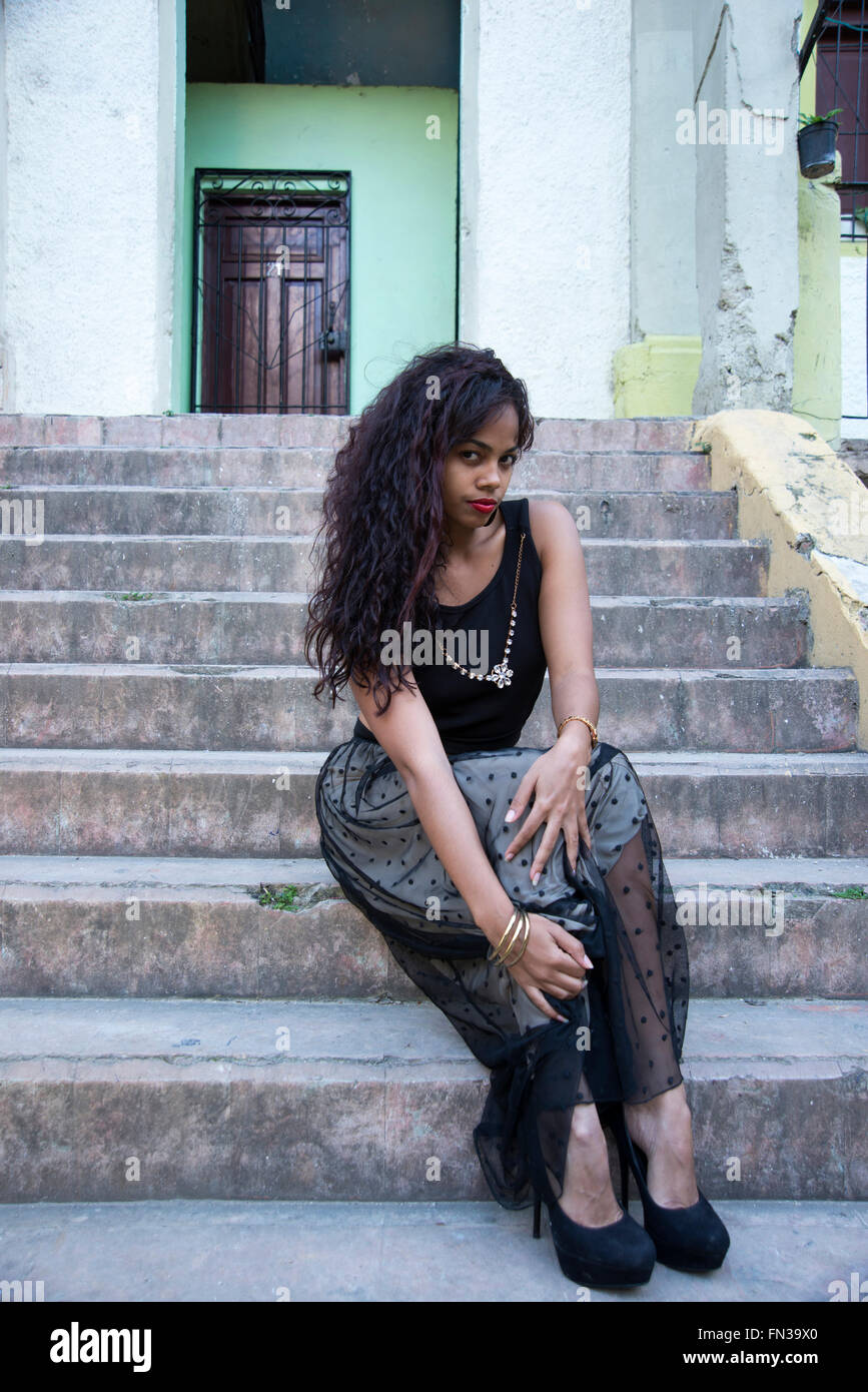 Young woman latin city hi-res stock photography and images - Alamy