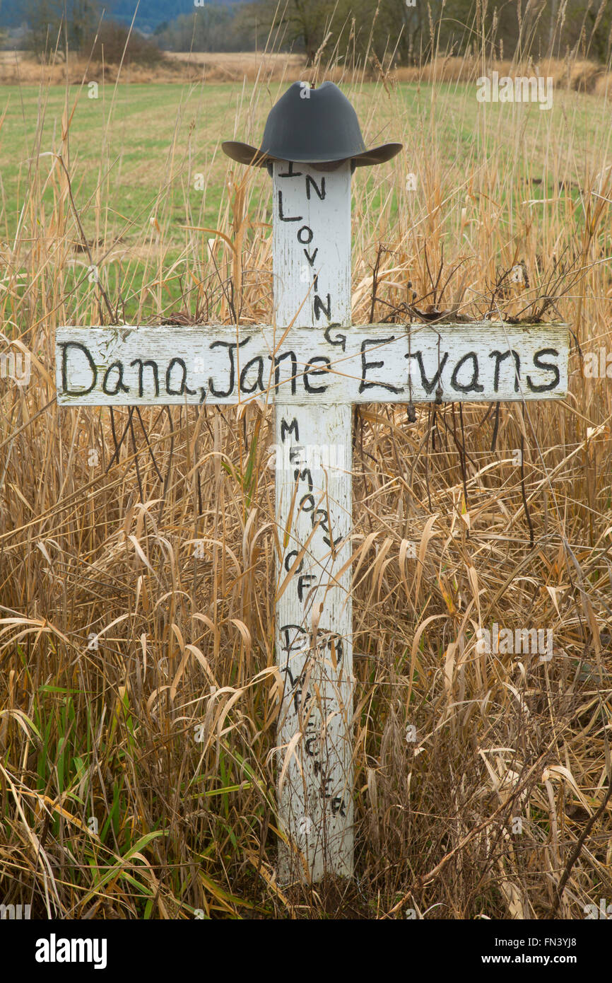Roadside memorial cross hires stock photography and images Alamy