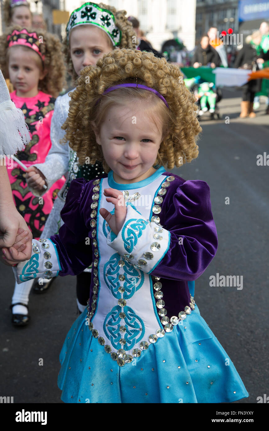 Traditional Irish Dance Dress Stock Photos & Traditional Irish Dance
