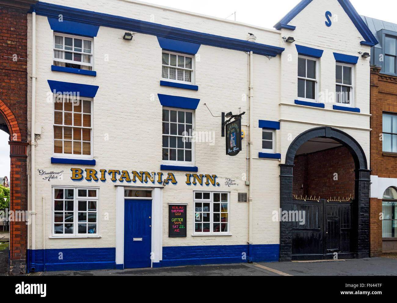 The Brittania Inn, Castle Foregate, Shrewsbury, Shropshire, England, UK.  Until 1856 it was called the Engine and Tender. Stock Photo
