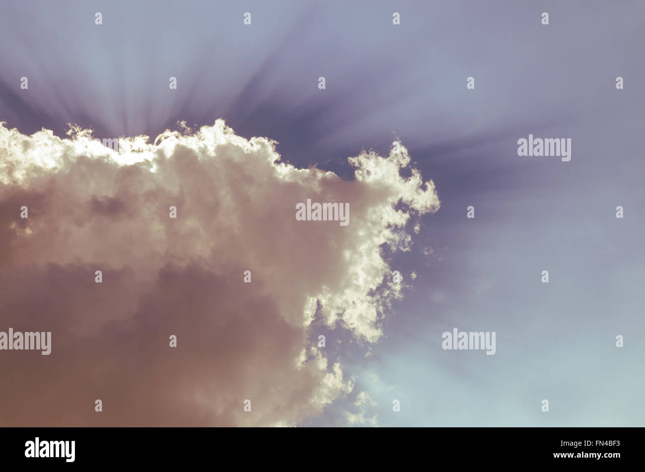 Sunlight through cloud hi-res stock photography and images - Alamy