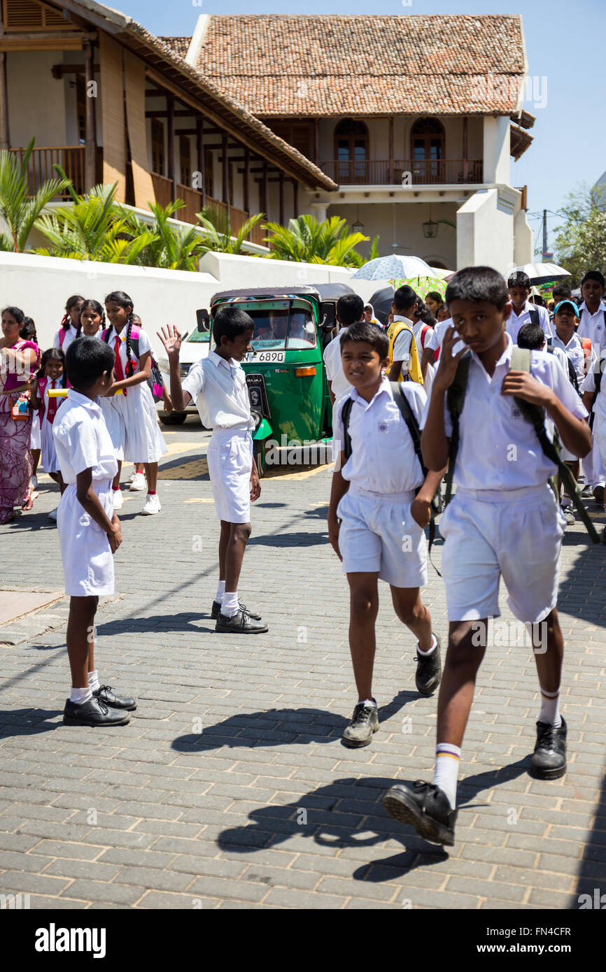 Girls school girl uniform sri lanka hires stock photography and images