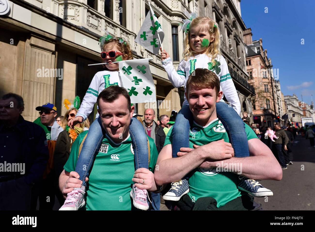 London, Britain. 13th Mar, 2016. People watch the parade along Piccadilly to celebrate St. Patrick's Day in London, Britain, on March 13, 2016. © Ray Tang/Xinhua/Alamy Live News Stock Photo
