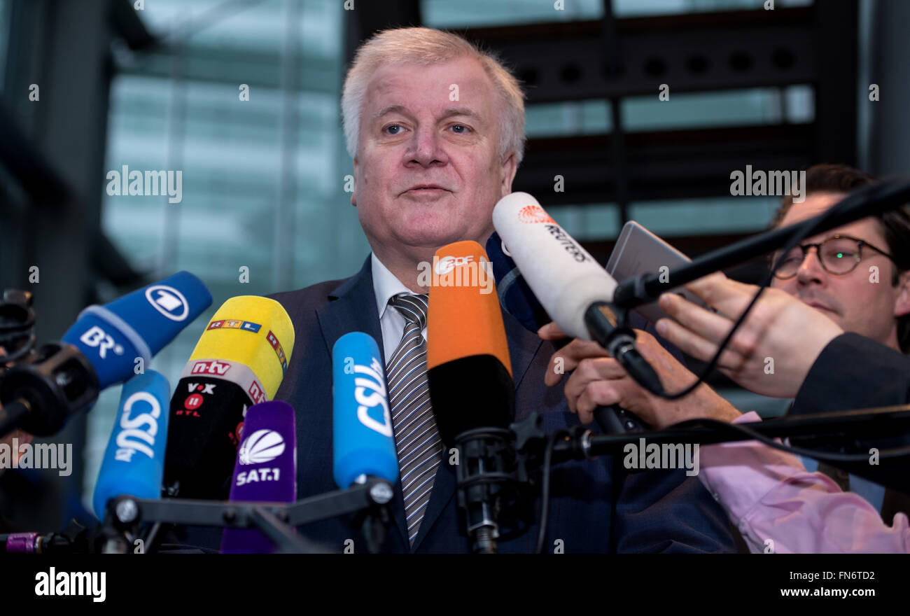 Munich, Germany. 14th Mar, 2016. The Premier of Bavaria, Horst Seehofer (CSU) speaks to journalists prior to the beginning of the CSU party executive meeting in Munich, Germany, 14 March 2016. Photo: Sven Hoppe/dpa/Alamy Live News Stock Photo
