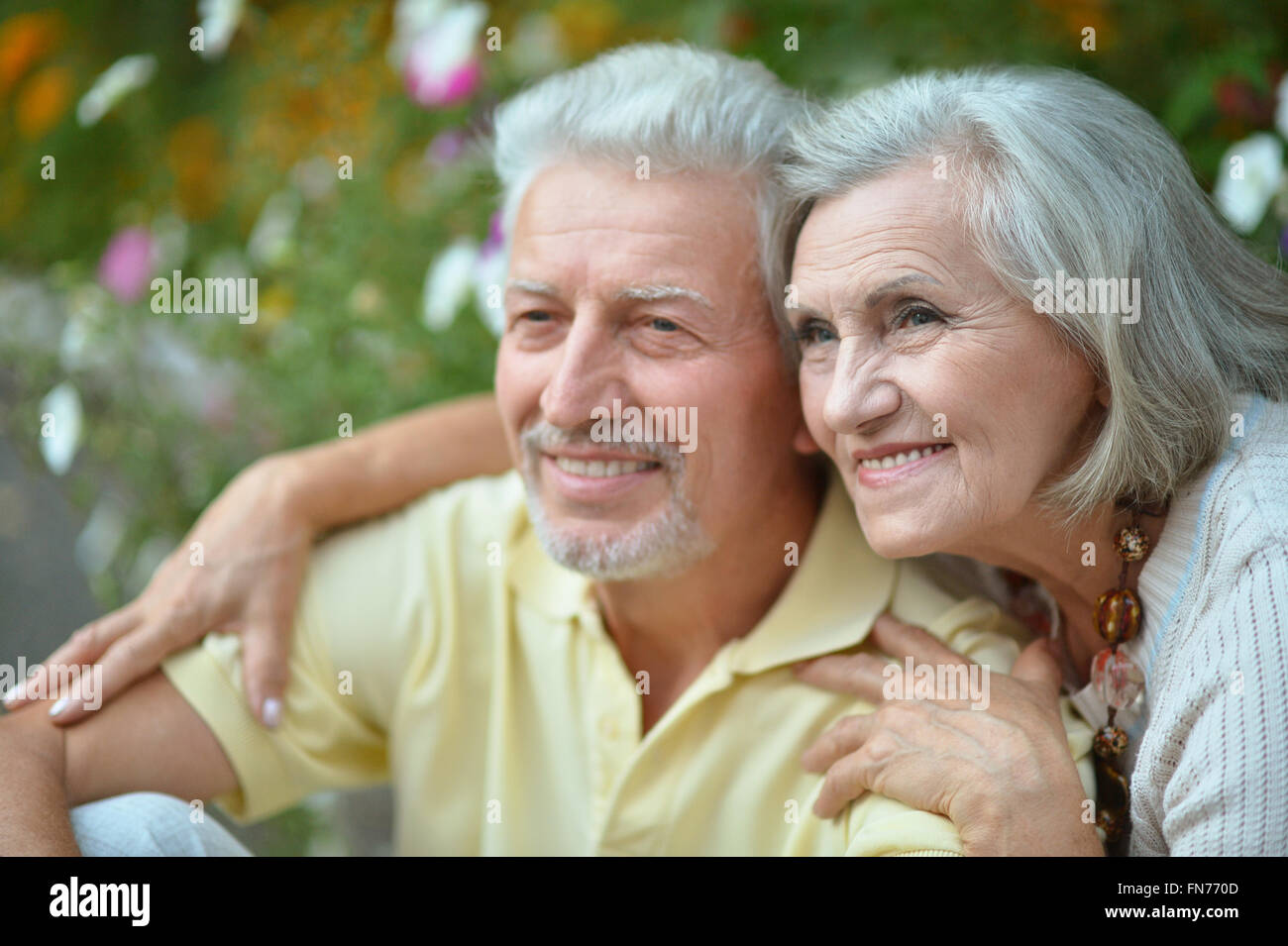 Senior couple in summer park Stock Photo - Alamy