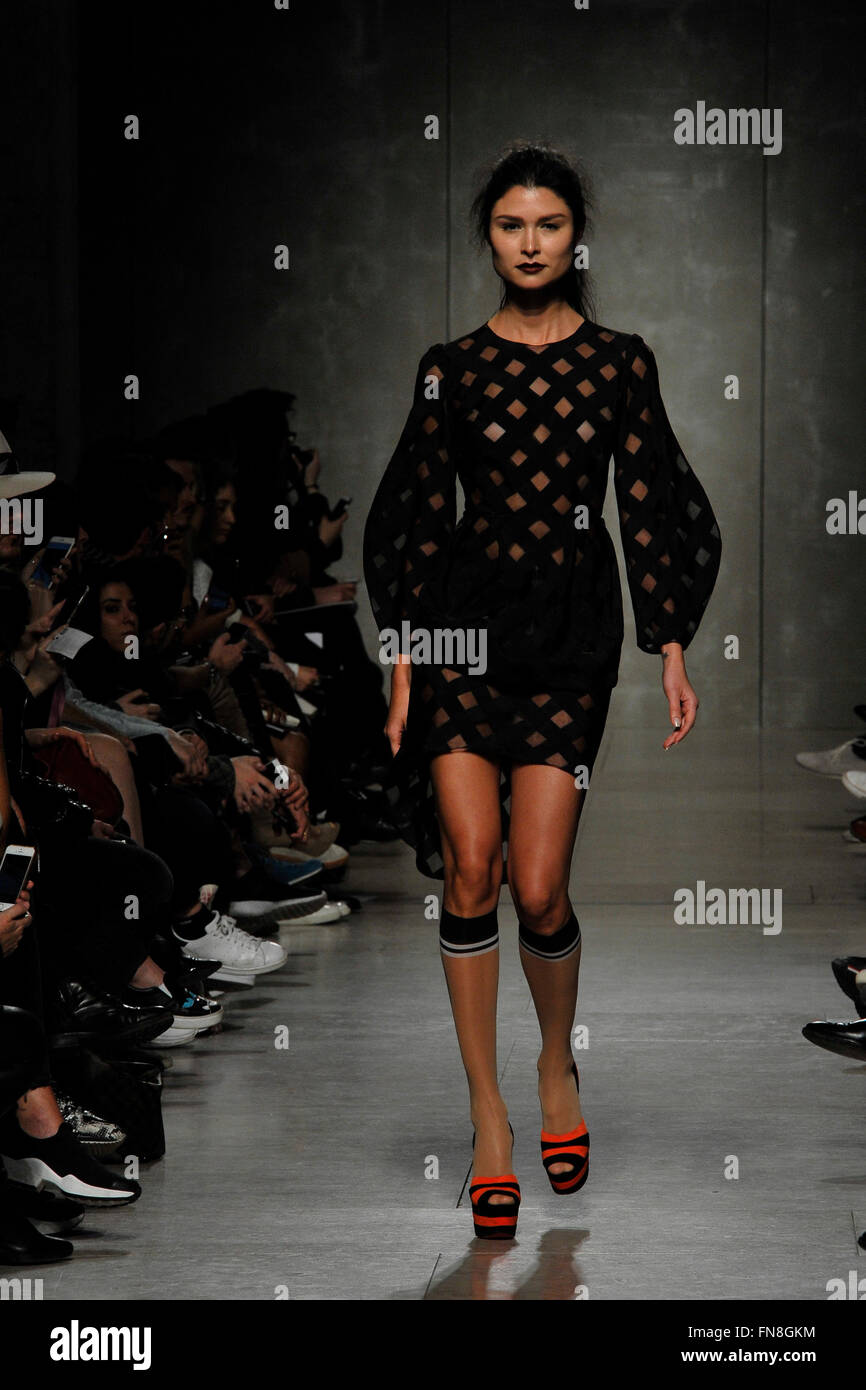 Lisbon, Portugal. 13th March, 2016. A model walks the runway showcasing one of latest Filipe Faisca creations at the Lisbon Fashion Week Fall Winter 2016/17. Credit:  Miguel Quesada / Alamy Live News. Stock Photo