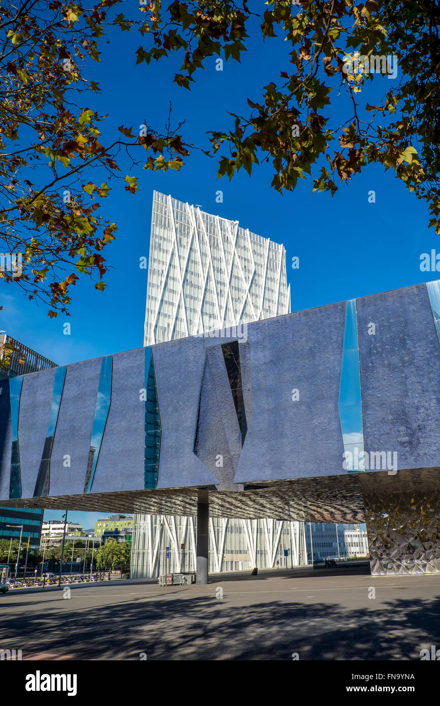 Forum Building by Jacques Herzog and Pierre de Meuron. Barcelona ...