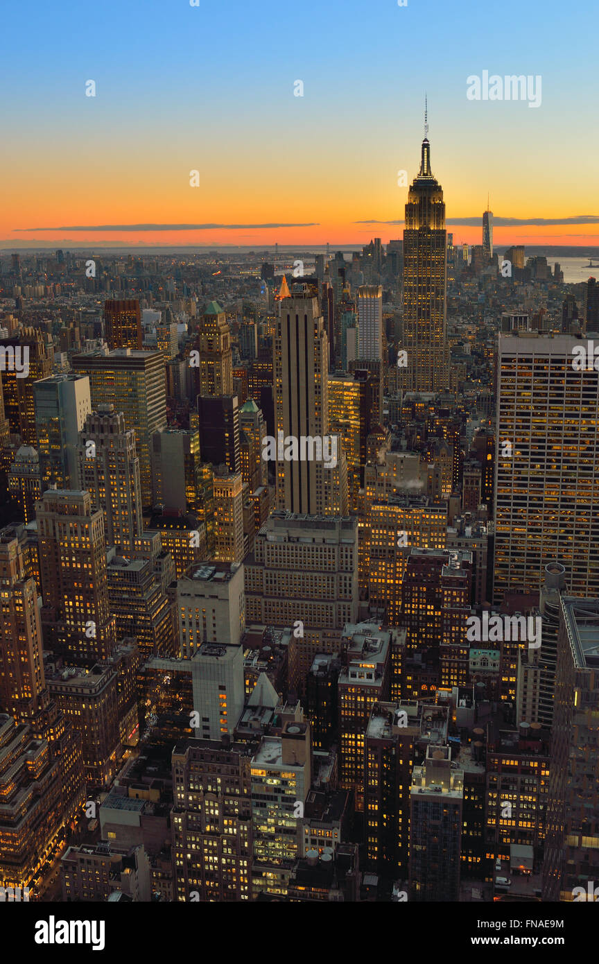 New york city at night aerial hi-res stock photography and images - Alamy