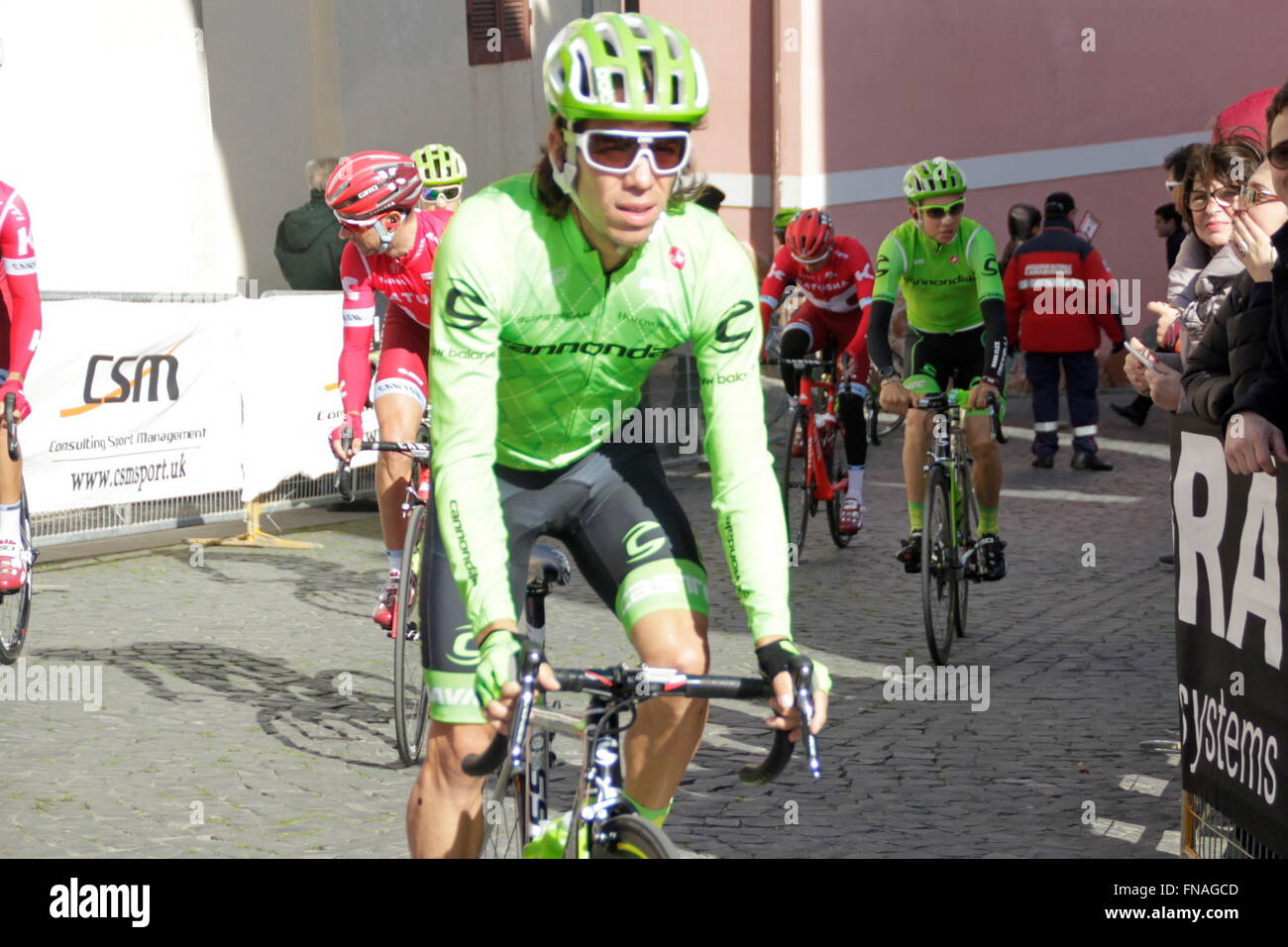 Foligno,Italie,11/03/2016 Roberto Uran au départ de la 4eme étape Montalto di Castro - Foligno de tirreno Adriatico Stock Photo