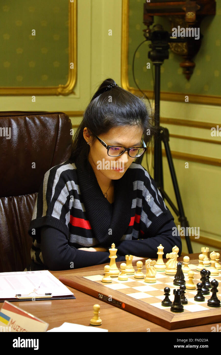 Hou Yifan - Geniuses