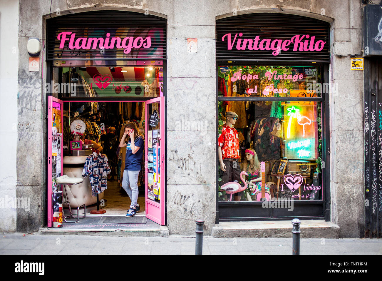 Flamingos Vintage Kilo, Calle del Espiritu Santo 1, in Malasana quarter. Madrid, Spain Stock Photo